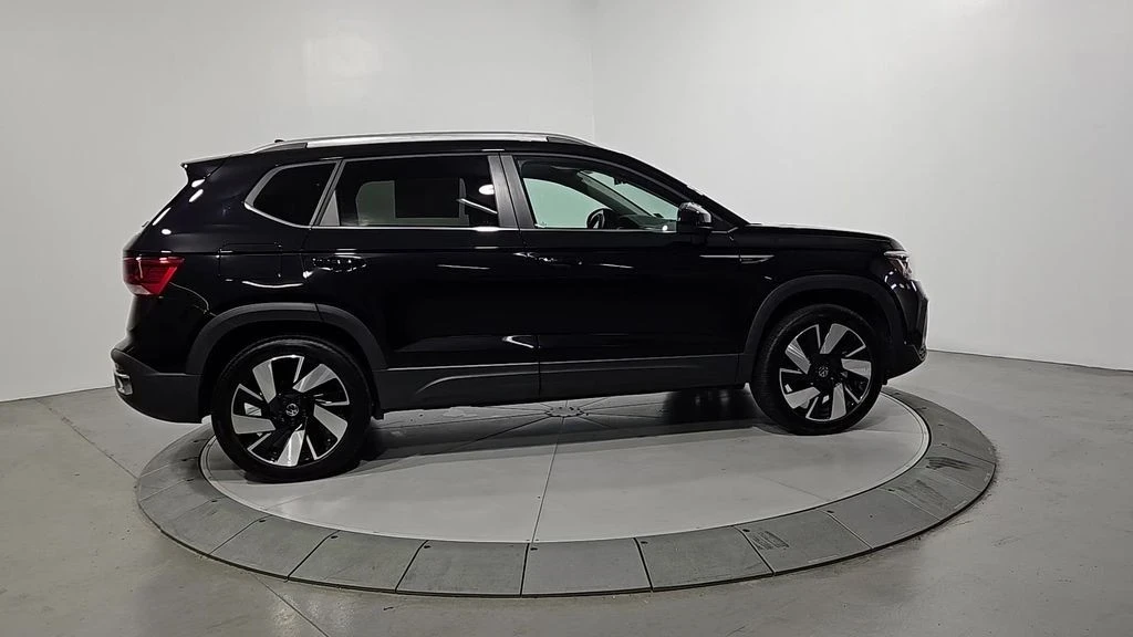 2024 Volkswagen Taos - Image 8 of 12