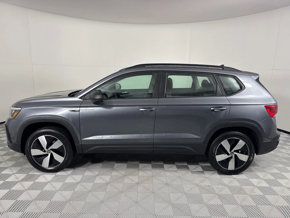 2024 Volkswagen Taos - Image 8 of 12