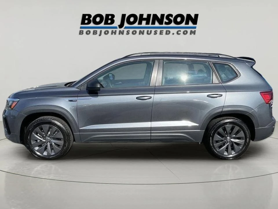 2024 Volkswagen Taos - Image 2 of 18
