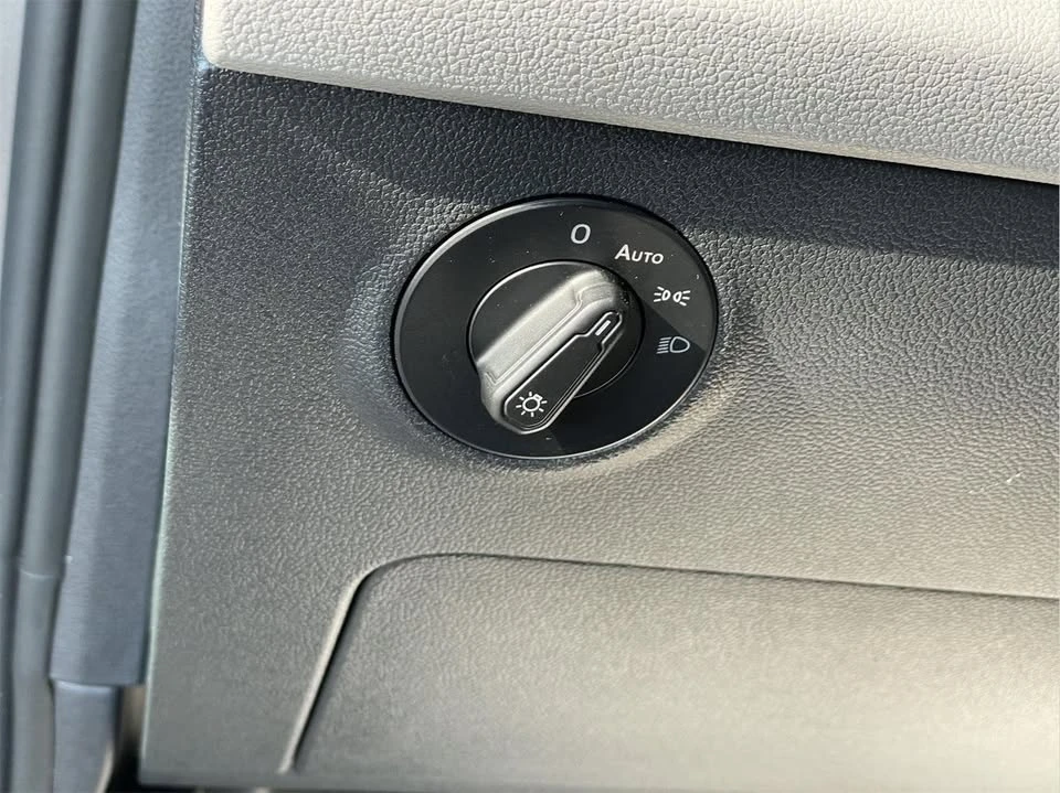 2024 Volkswagen Taos - Image 10 of 18