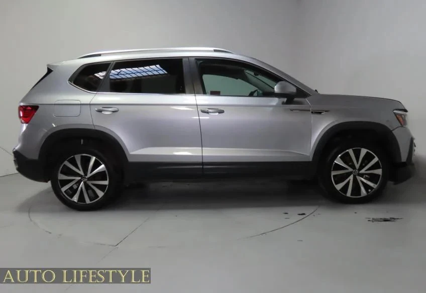 2024 Volkswagen Taos - Image 9 of 21