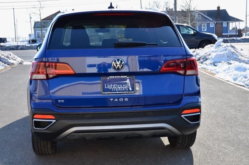 2024 Volkswagen Taos - Image 9 of 12
