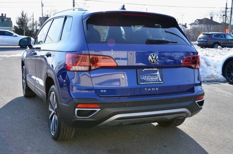 2024 Volkswagen Taos - Image 8 of 12