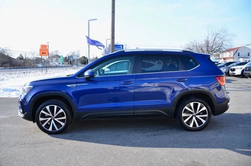 2024 Volkswagen Taos - Image 6 of 12
