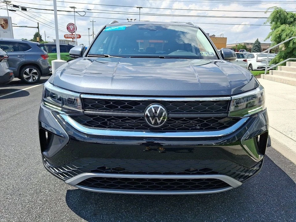 2024 Volkswagen Taos - Image 2 of 12