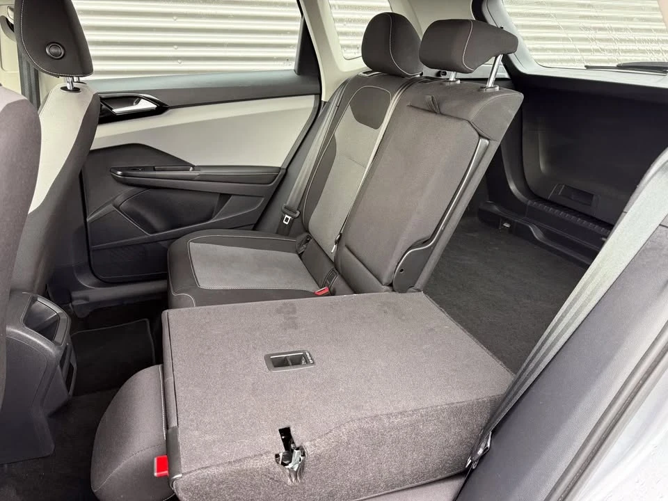2024 Volkswagen Taos - Image 12 of 19