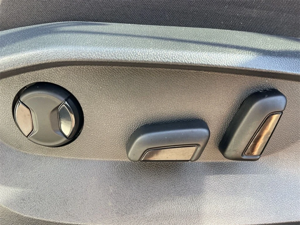 2024 Volkswagen Tiguan - Image 9 of 12