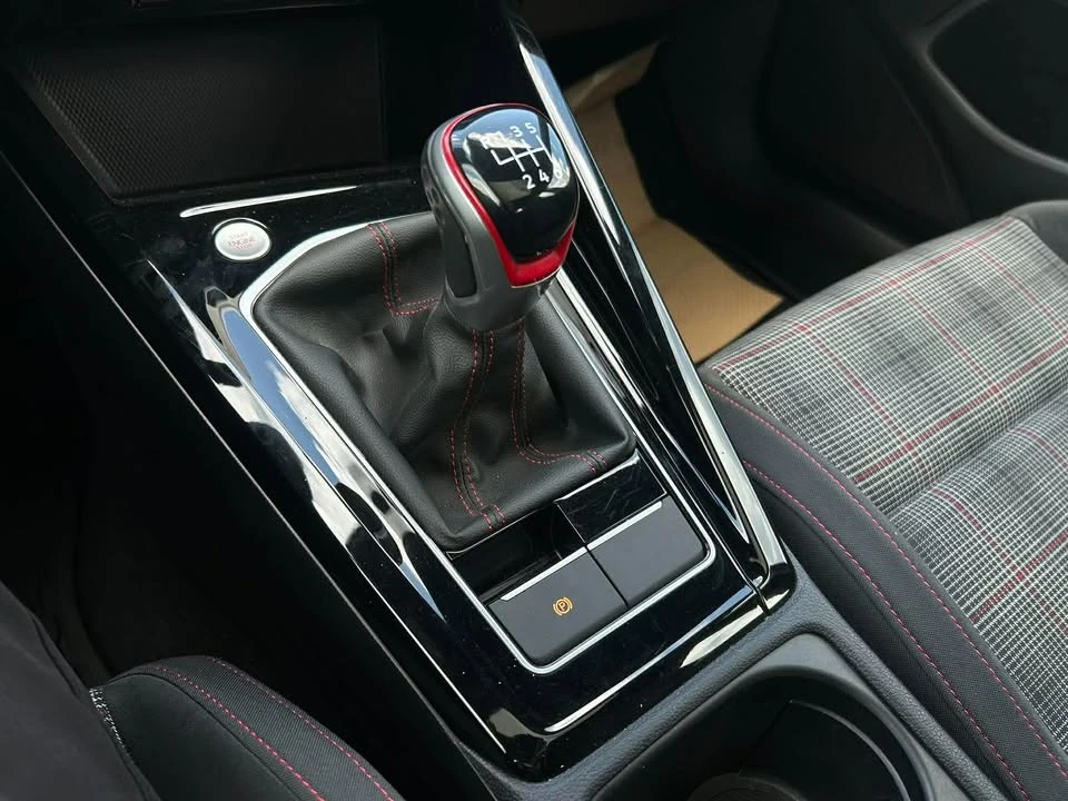 2024 Volkswagen GTI Mk8 - Image 16 of 17