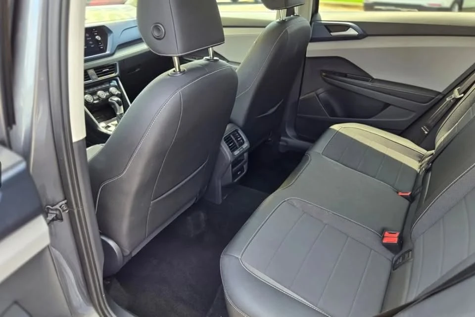 2024 Volkswagen Taos - Image 8 of 12