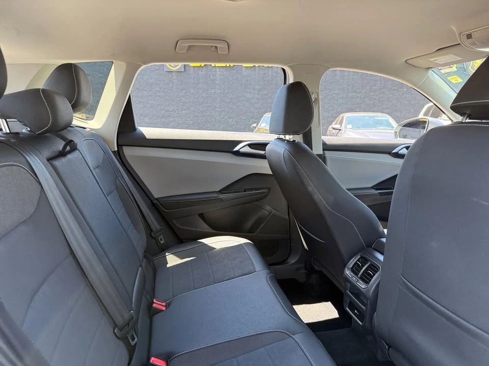 2024 Volkswagen Taos - Image 17 of 20