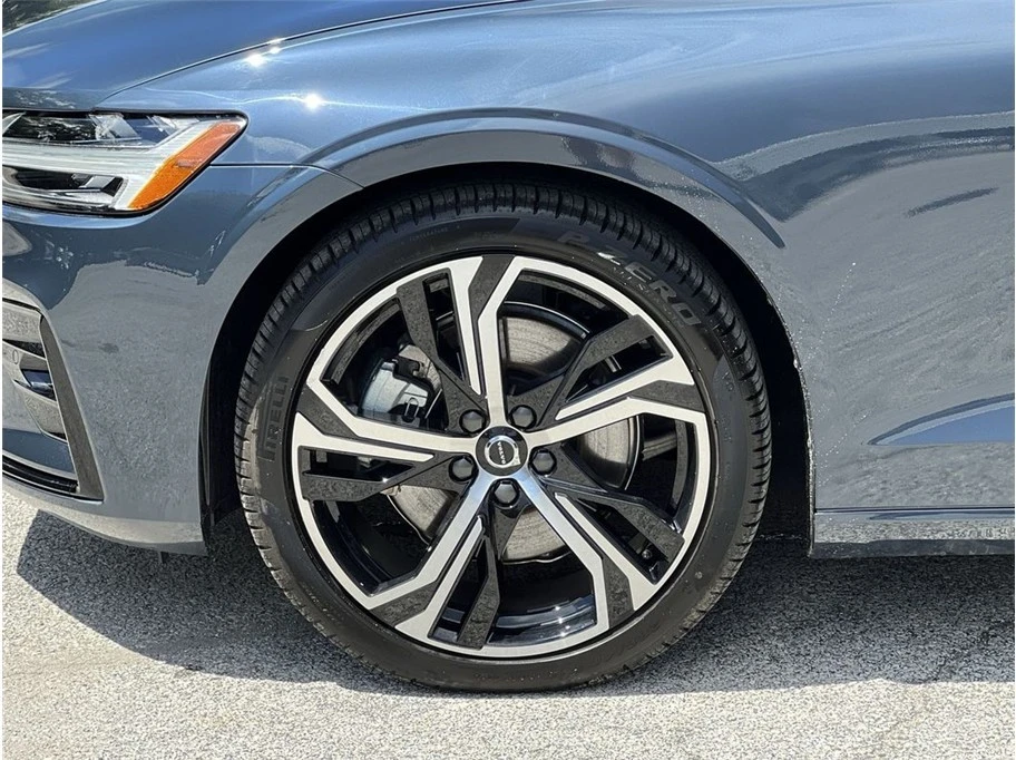 2024 Volvo S60 3rd Gen - Image 19 of 21