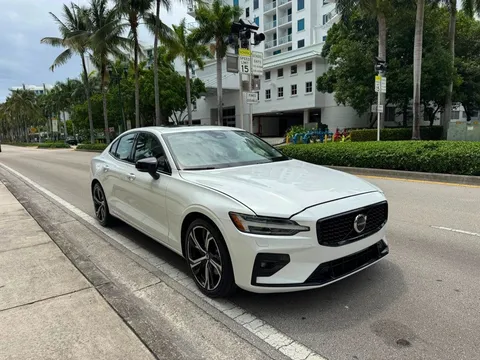 2024 Volvo S60 B5 AWD Core Dark Theme