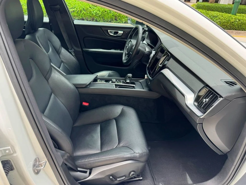 2024 Volvo S60 3rd Gen - Image 11 of 12