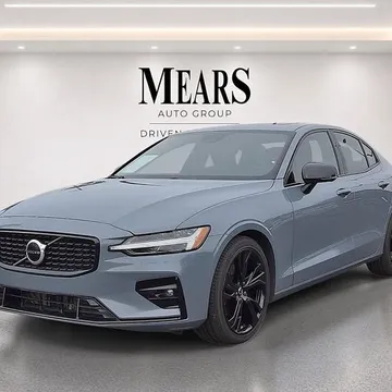 2024 Volvo S60 B5 Core Dark Theme