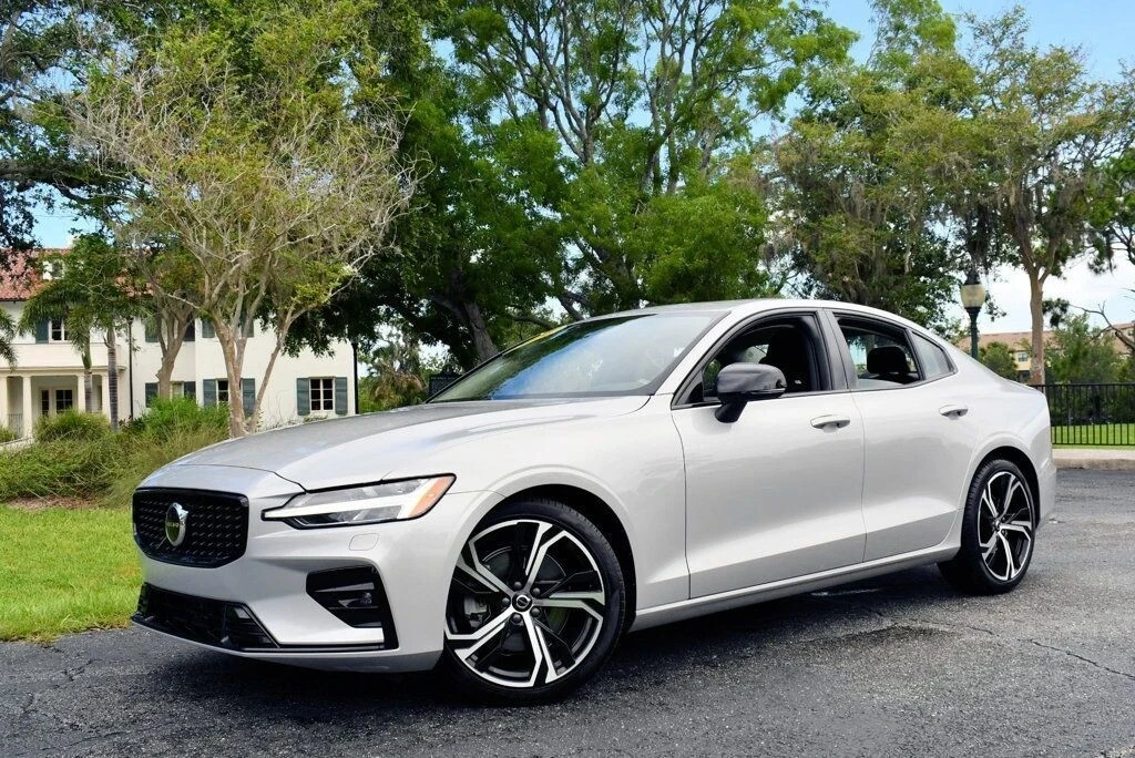 2024 Volvo S60 3rd Gen - Image 19 of 21
