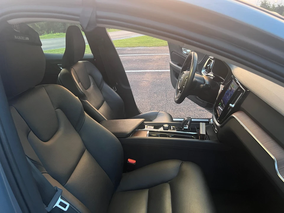 2024 Volvo S60 3rd Gen - Image 28 of 31