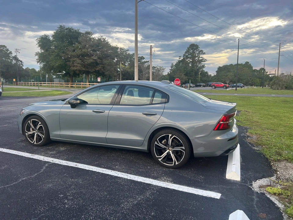 2024 Volvo S60 3rd Gen - Image 9 of 31