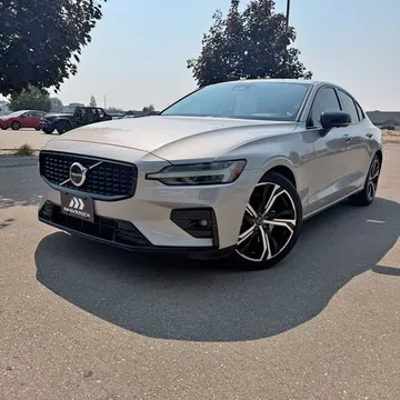 2024 Volvo S60 B5 Plus Dark Theme