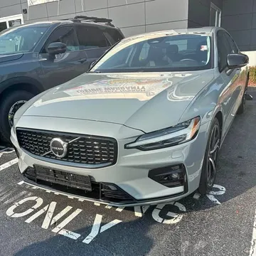 2024 Volvo S60 B5 Ultimate Sedan 4D