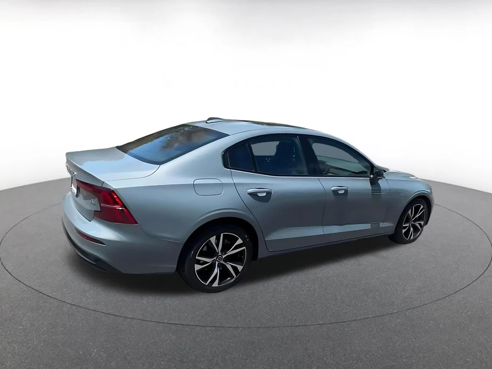 2024 Volvo S60 3rd Gen - Image 17 of 31