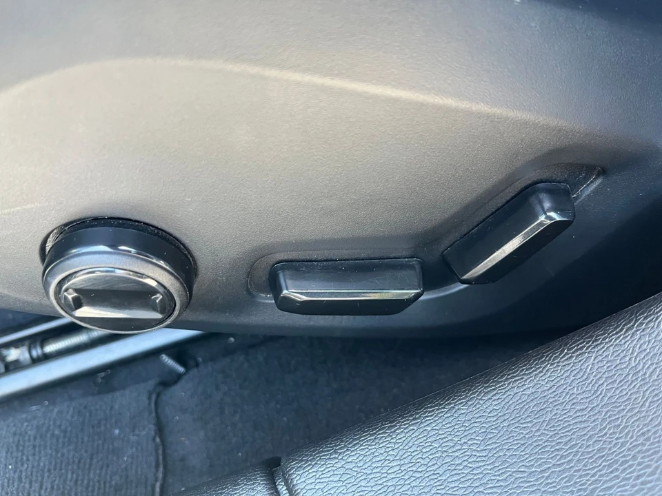 2024 Volvo S60 3rd Gen - Image 25 of 31