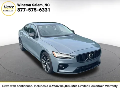2024 Volvo S60 Core Dark Theme