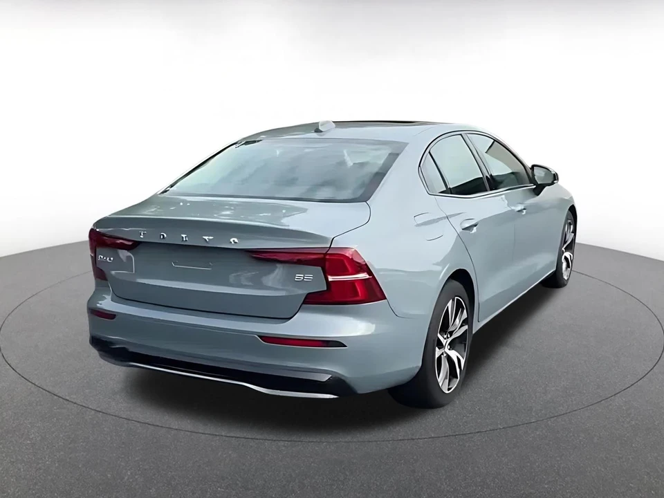 2024 Volvo S60 3rd Gen - Image 15 of 31