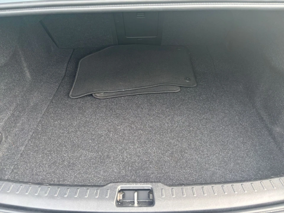 2024 Volvo S60 3rd Gen - Image 29 of 31