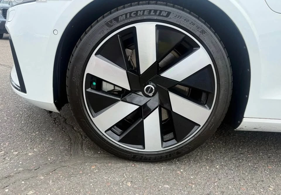 2024 Volvo S60 3rd Gen - Image 8 of 12