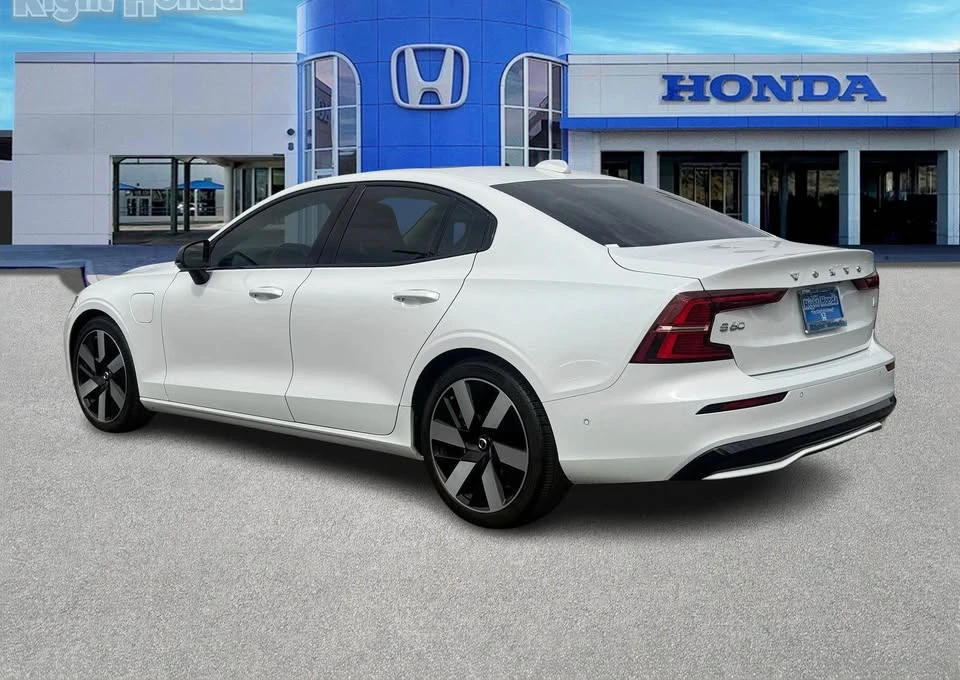 2024 Volvo S60 3rd Gen - Image 3 of 12
