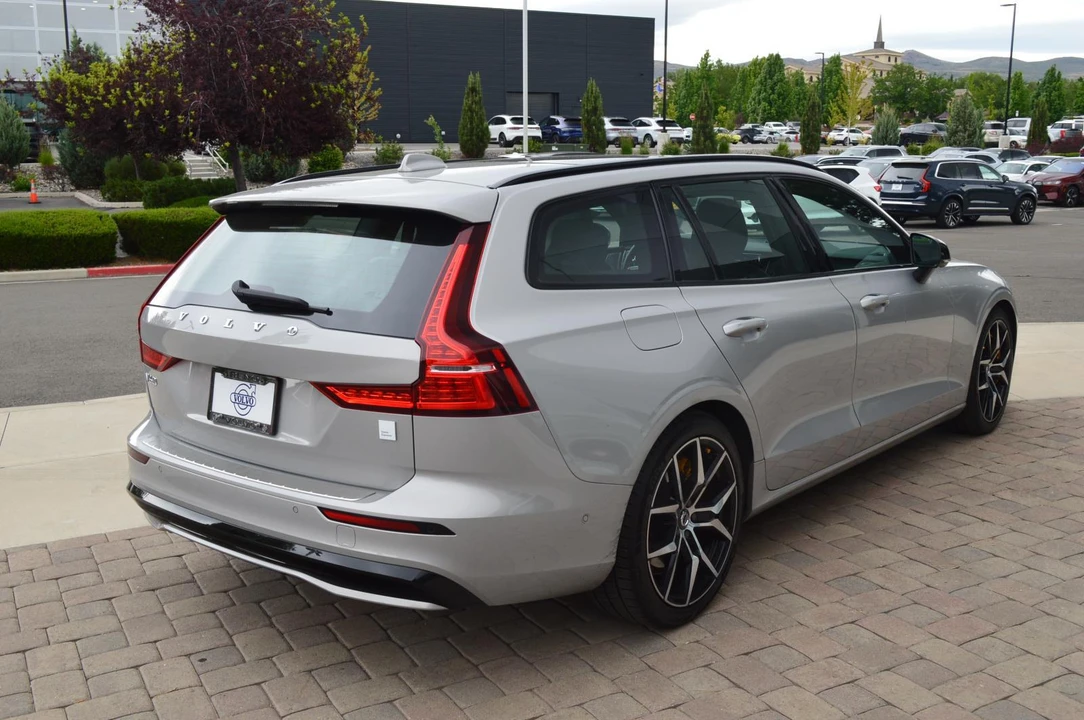 2024 Volvo V60 2nd Gen - Image 5 of 12