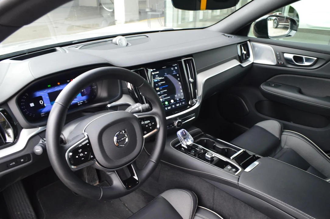 2024 Volvo V60 2nd Gen - Image 10 of 12