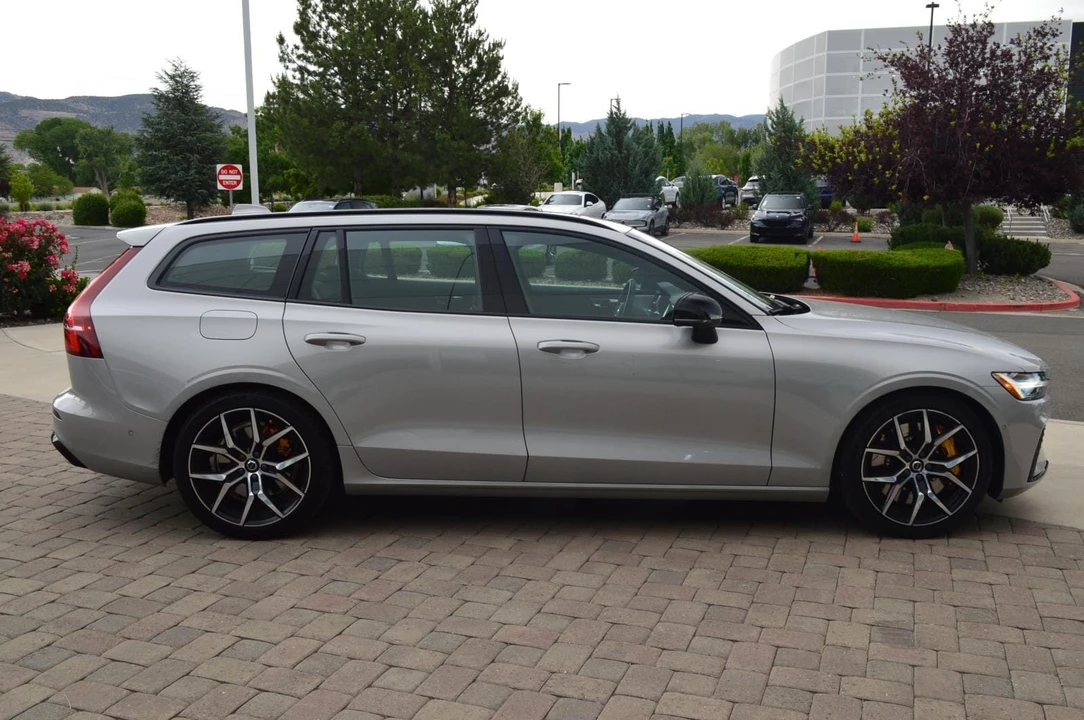 2024 Volvo V60 2nd Gen - Image 4 of 12