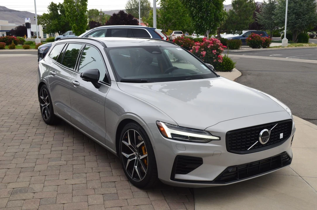 2024 Volvo V60 2nd Gen - Image 3 of 12