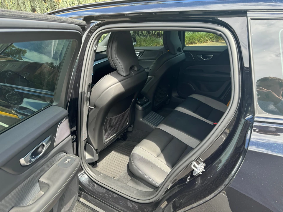 2024 Volvo V60 2nd Gen - Image 27 of 31