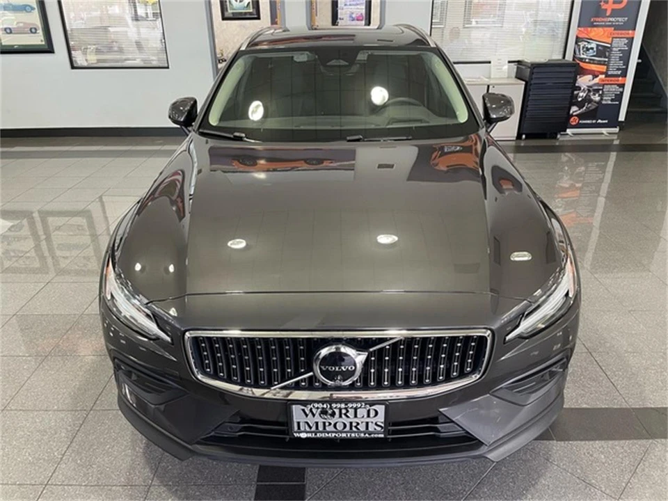 2024 Volvo V60 2nd Gen - Image 9 of 31