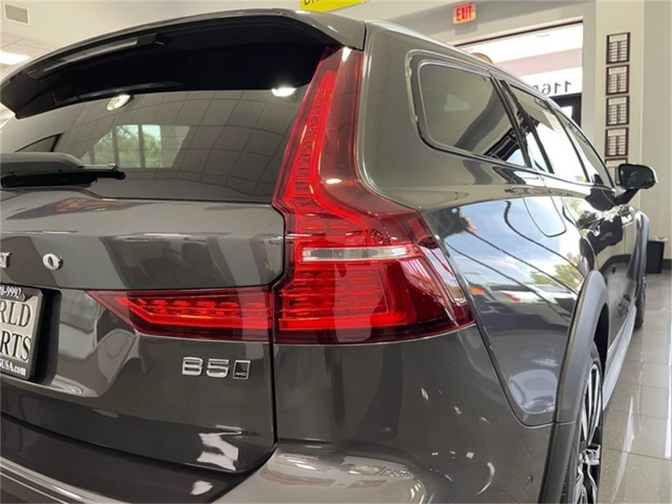 2024 Volvo V60 2nd Gen - Image 17 of 31