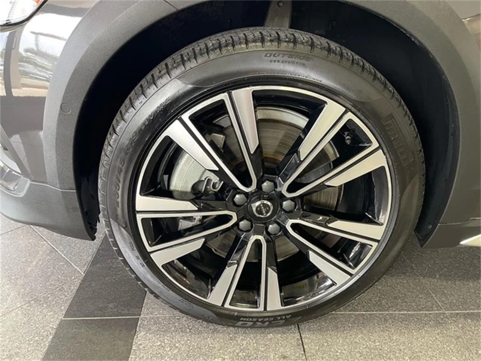2024 Volvo V60 2nd Gen - Image 21 of 31