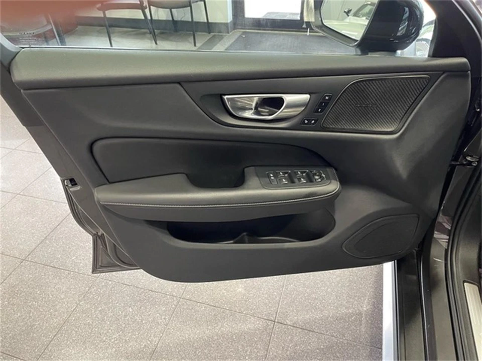 2024 Volvo V60 2nd Gen - Image 23 of 31