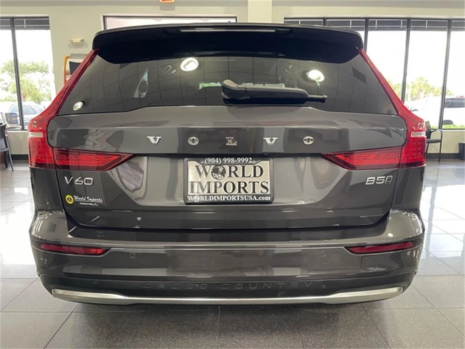 2024 Volvo V60 2nd Gen - Image 4 of 31