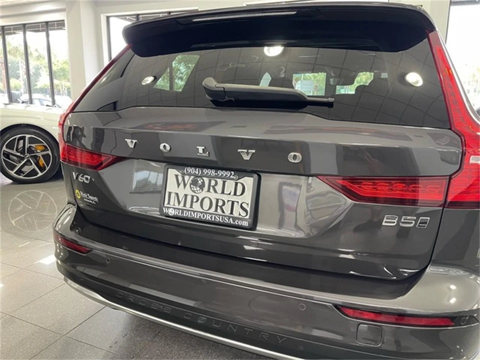 2024 Volvo V60 2nd Gen - Image 18 of 31
