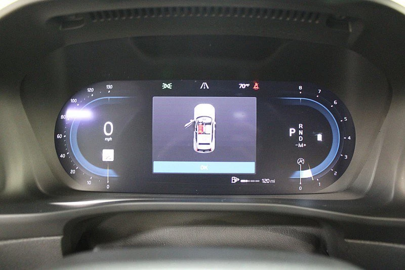 2024 Volvo XC40 - Image 5 of 17