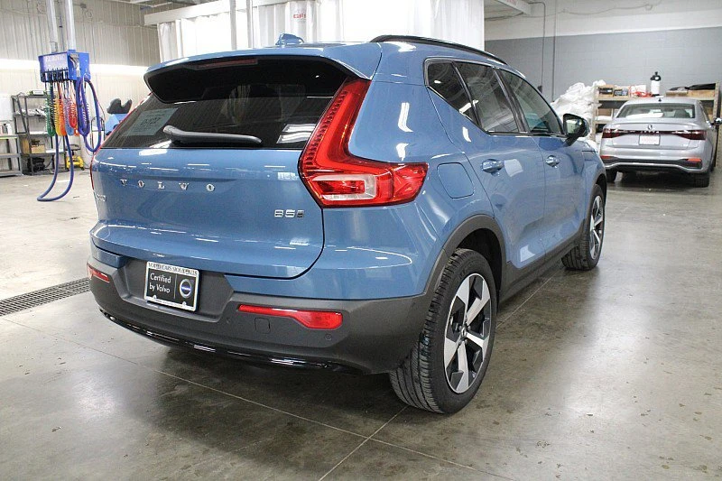 2024 Volvo XC40 - Image 8 of 17