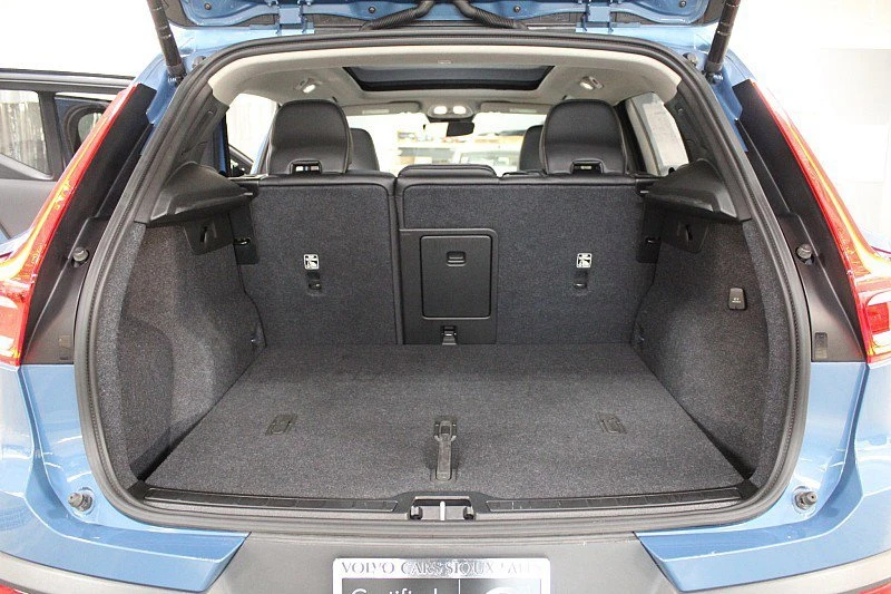 2024 Volvo XC40 - Image 14 of 17