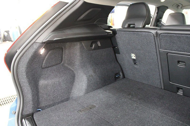 2024 Volvo XC40 - Image 11 of 17