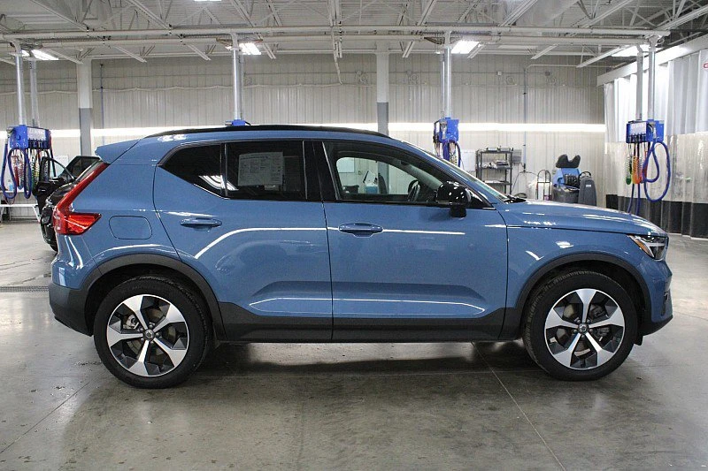 2024 Volvo XC40 - Image 15 of 17