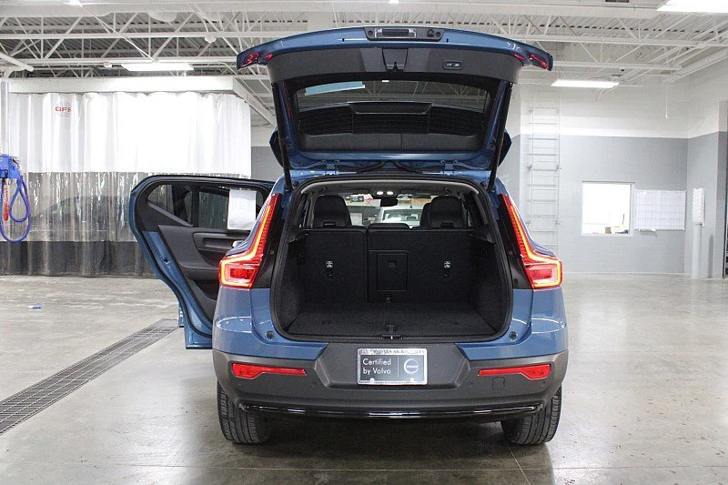 2024 Volvo XC40 - Image 13 of 17