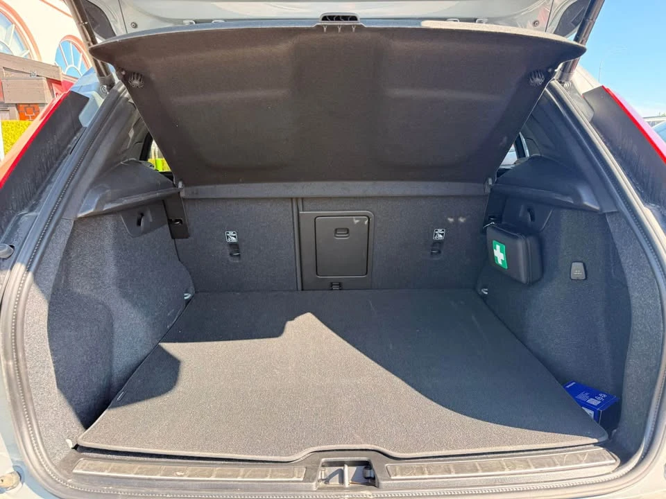 2024 Volvo XC40 - Image 6 of 11