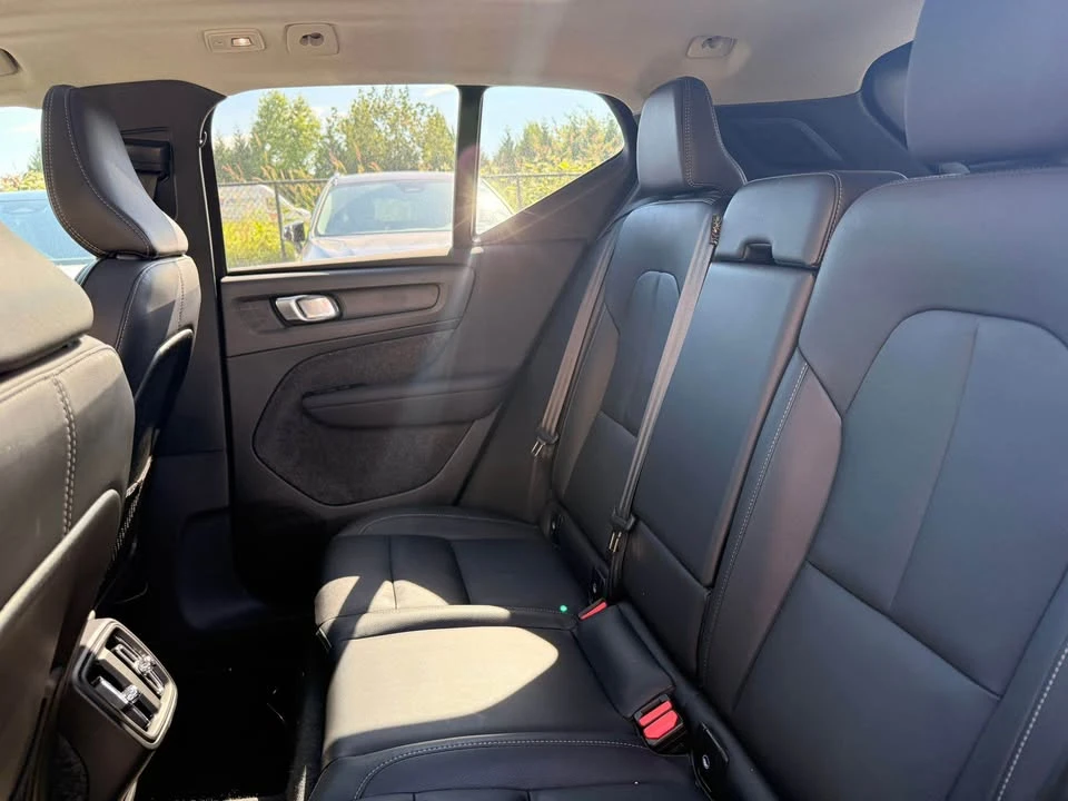 2024 Volvo XC40 - Image 10 of 11