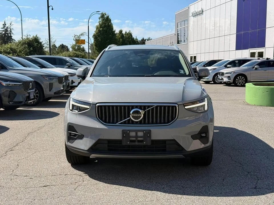 2024 Volvo XC40 - Image 2 of 11